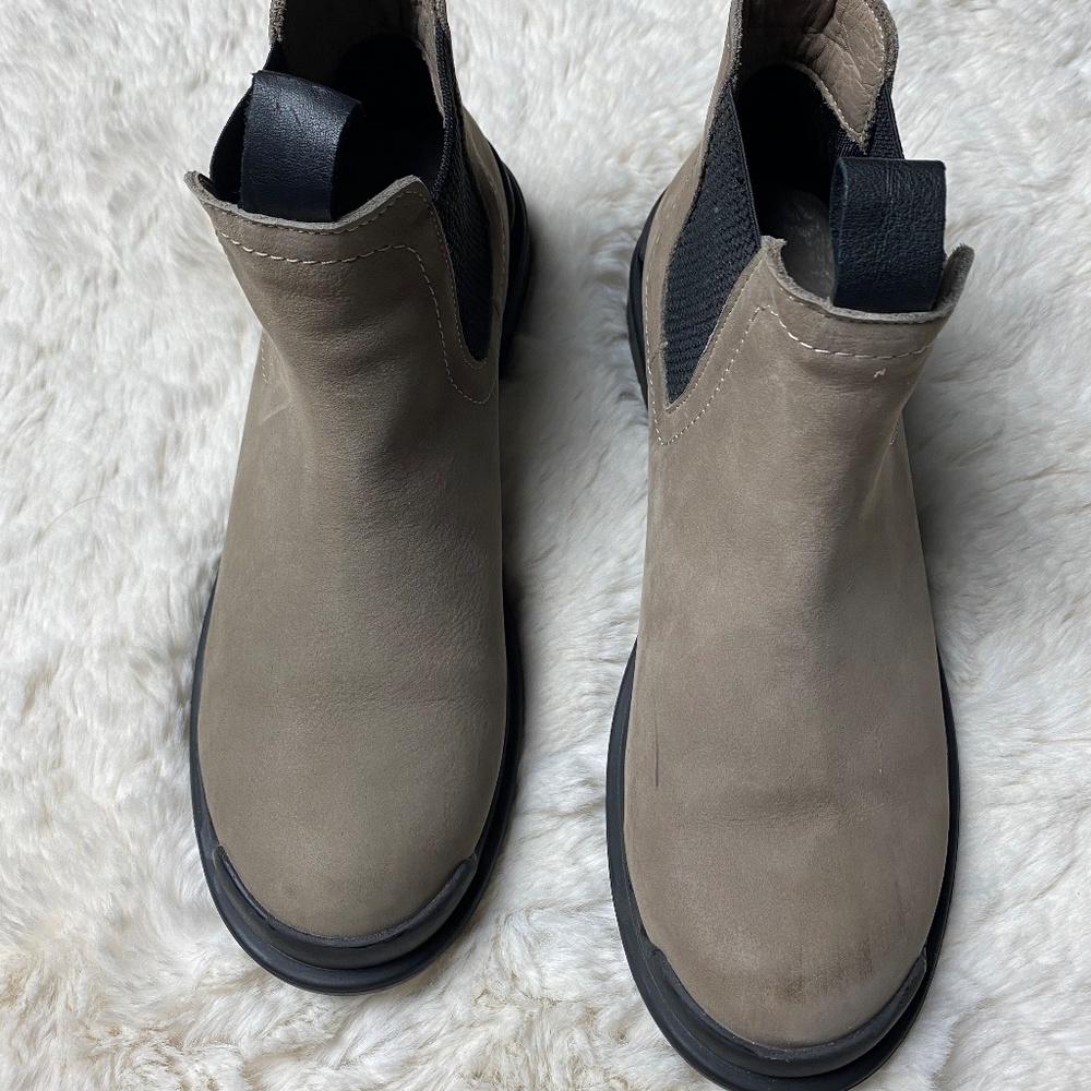 Bueno Women's Easy Chelsea Boot Size EU 37 US 6.5-7 - Picture 9 of 9